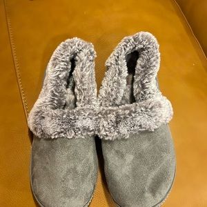 Sketchers slippers